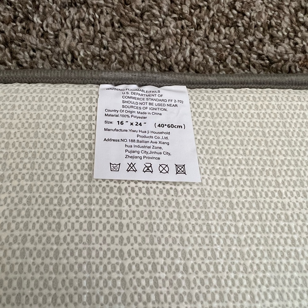 NEW BATHROOM RUG GREY COLOR - Picture 8 of 9
